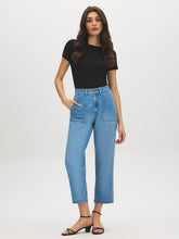 Mid-Rise Cropped Jeans