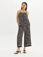 Border Print Gaucho Capri Pants