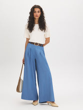 Soft Pleated Wide-Leg Pants